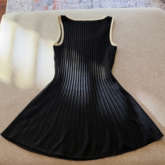 Chic Black Ribbed Mini Dress - Picture 4 of 4